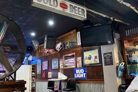 Bruce's Burgers & Brew